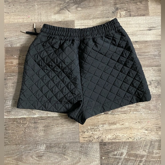 ZARA Quilted High Waisted Shorts Womens XS Black - Picture 6 of 6